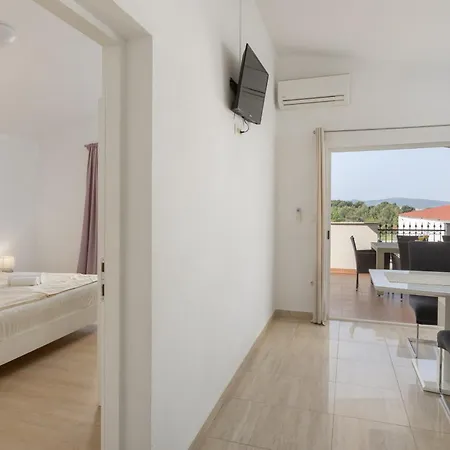 Apartmán Peacefull With Garden And Barbeque