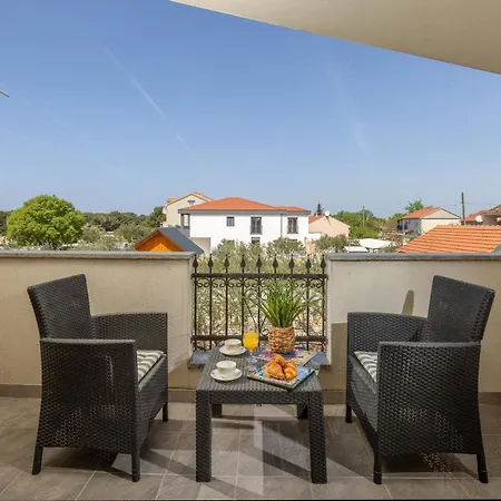 Peacefull With Garden And Barbeque Apartmán