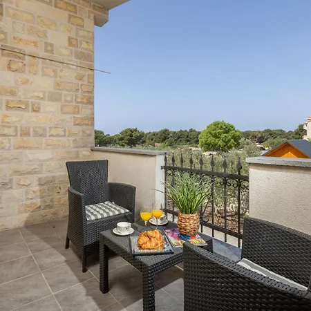 Apartmán Peacefull With Garden And Barbeque *