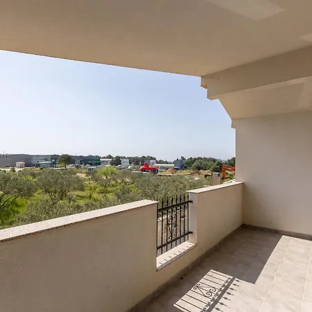 Peacefull With Garden And Barbeque Апартаменты Биоград-на-Мору