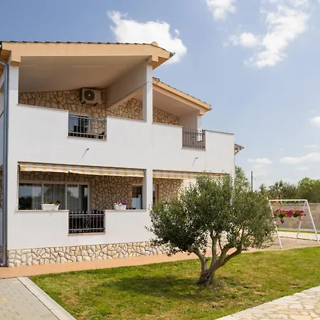 Apartmán Peacefull With Garden And Barbeque *