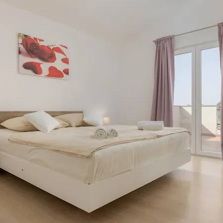 Peacefull With Garden And Barbeque Apartamento Biograd Na Moru